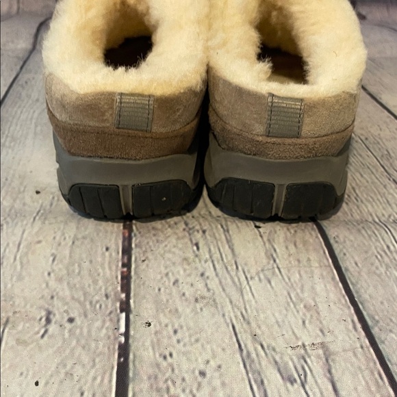 Merrell Tan Suede Fleece-Lined Mules Sz 5 - Picture 4 of 5